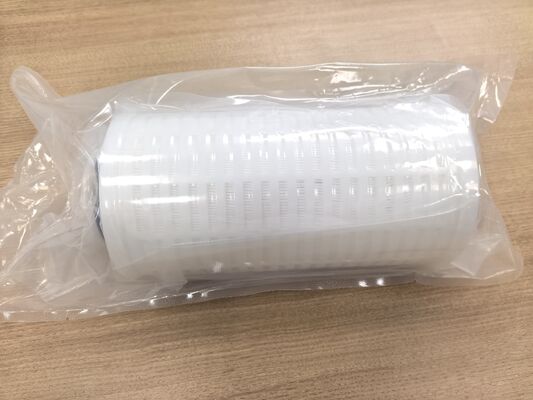Kartusz z filtrem wysokiego przepływu serii 130 o powierzchni filtracyjnej 2,2 m2 i pojemności przepływu 200 l/min do filtracji w procesie mokrym